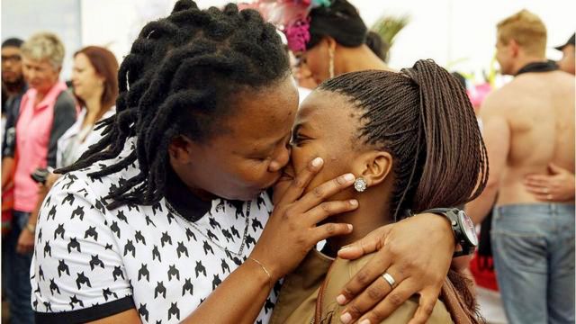 LGBTQIA+ : des homosexuels, bisexuels, transgenres…s’offrent une partie de fête à Cotonou ce samedi