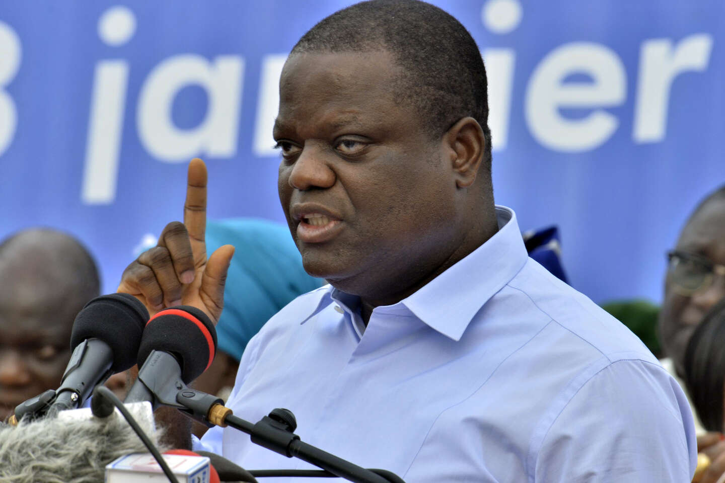 Politique : Depuis l&rsquo;exil, Sébastien Ajavon jette le pavé dans la mare et emballe la mouvance et l&rsquo;opposition