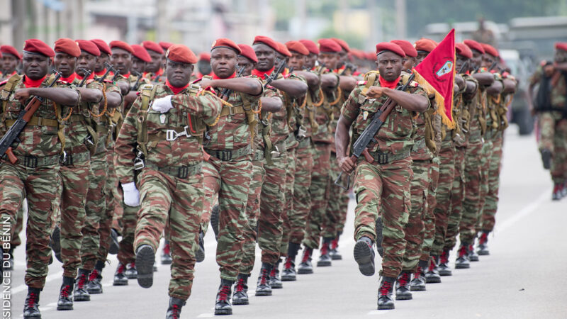BÉNIN: plus de 500 officiers des Forces Armées élevés à de nouveaux grades