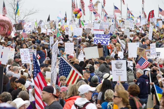 États-Unis: des milliers de personnes dans la rue contre la politique anti-immigration de Trump