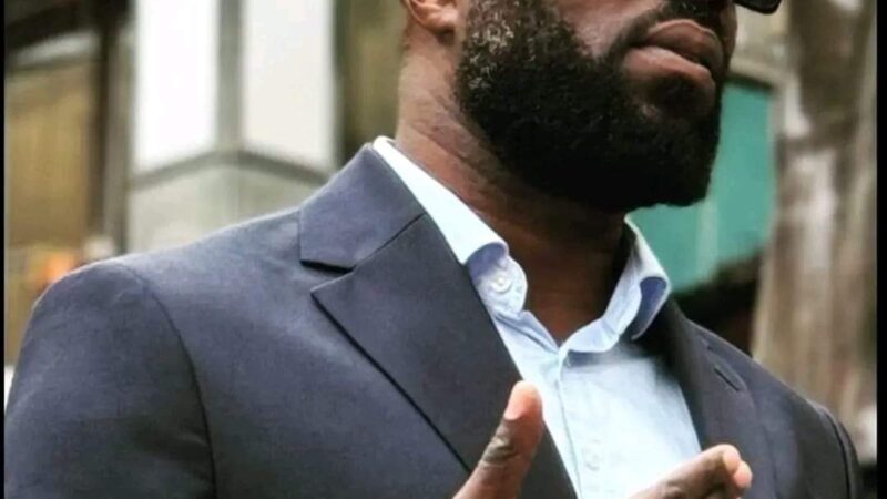 Justice: Kemi Seba est libre de rentrer au Bénin