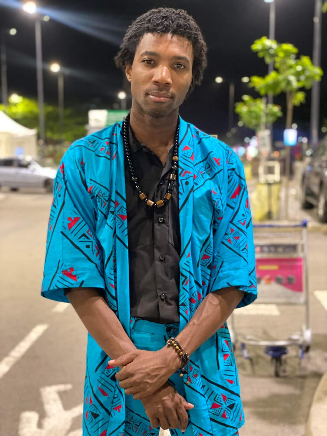 Revenu sur sa terre natale pour un projet de film: Sèdo Tossou heurte beaucoup d&rsquo;obstacles et quitte finalement le  »Bénin pour de bon »