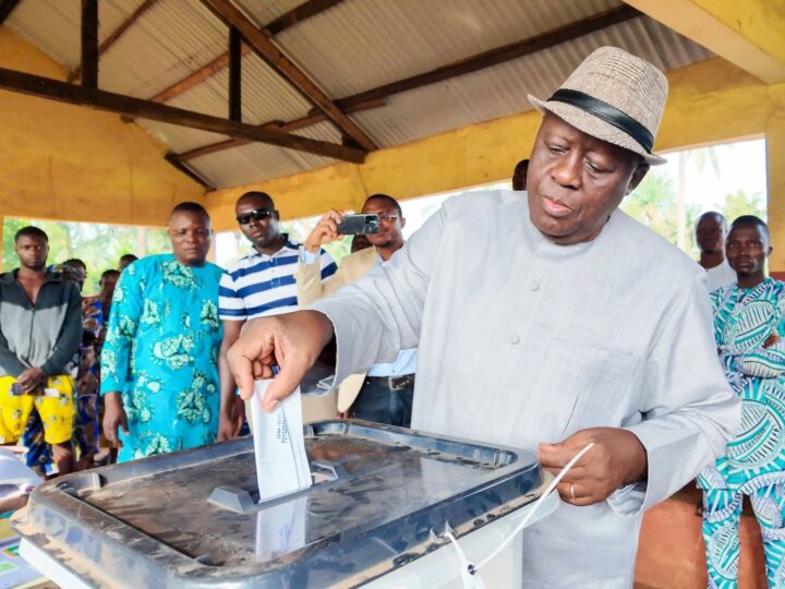 Élections législatives et communales 2026: Louis Vlavonou accomplit son devoir civique