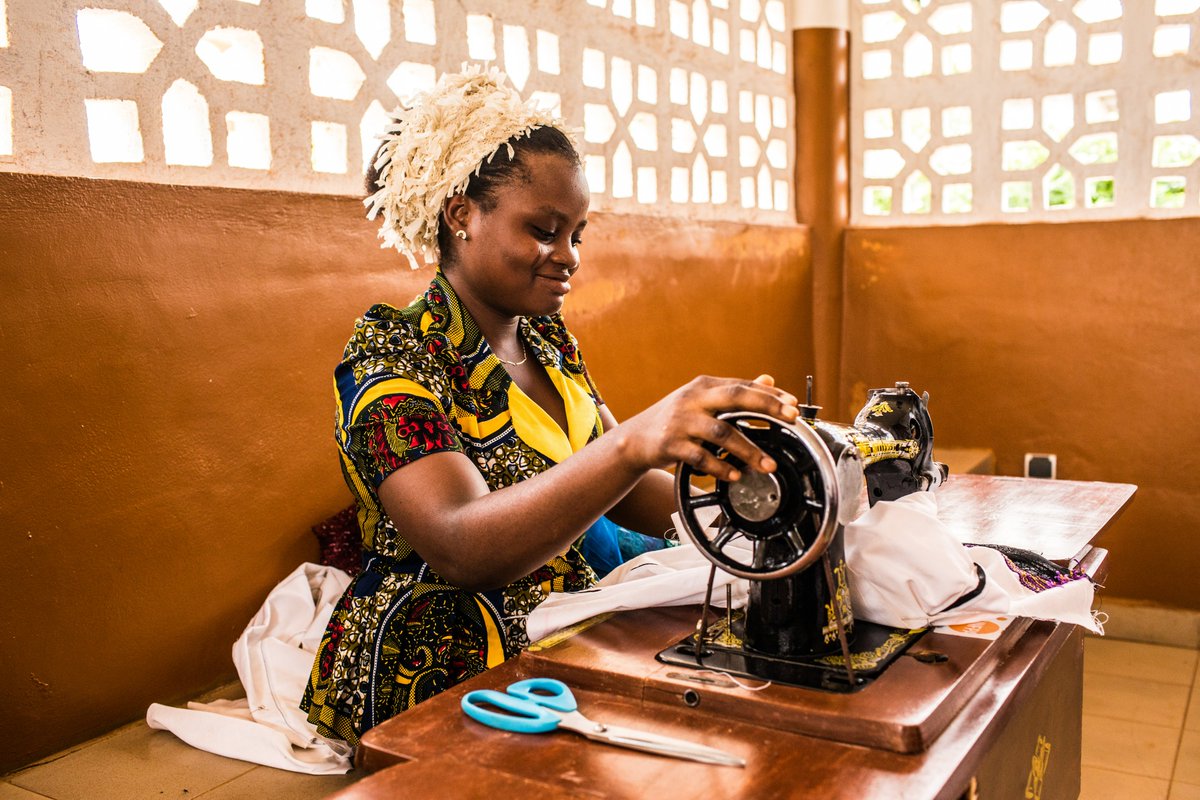 DIVERS/BÉNIN: une apprentie couturière de 18 ans vole l’argent de sa patronne pour financer sa dot