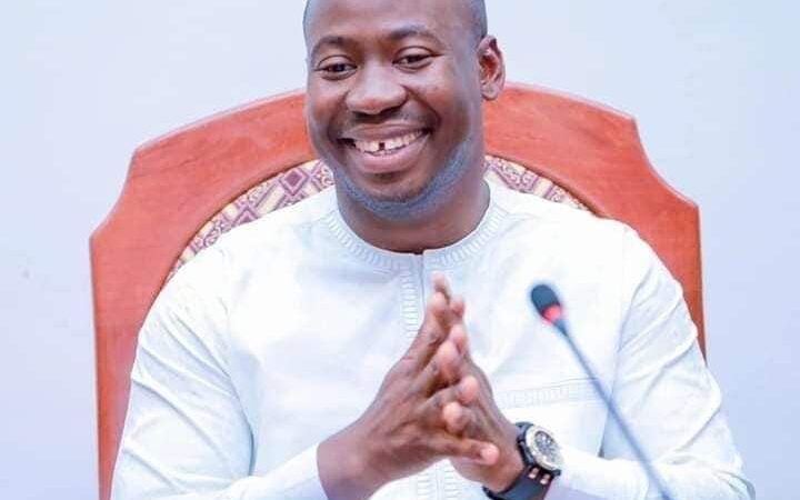 Politique: Oswald Homeky  »suspendu et destitué » de l&rsquo;UP le Renouveau