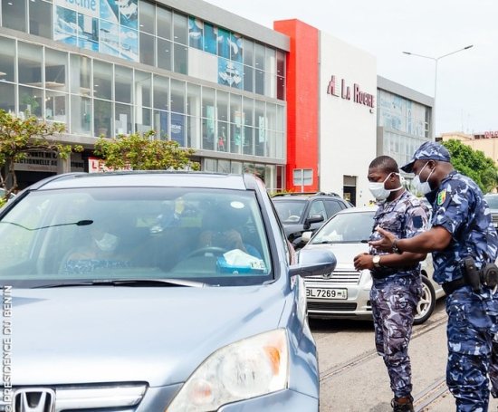 Abus de fonction: un policier condamné à 4 ans de prison ferme et des millions FCFA