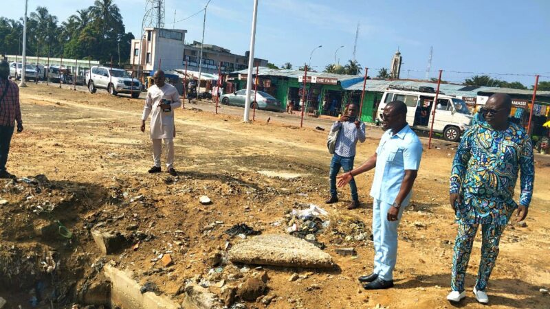 Insalubrité à la berge lagunaire de Dantokpa : Le DG intérimaire Arnaud Agbodjèté sensibilise et met en garde
