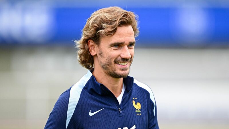 Sport : Antoine Griezmann prend sa retraite internationale
