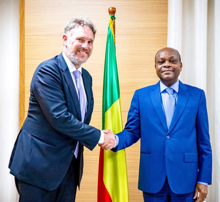 Diplomatie: l’ambassadeur néerlandais au cabinet du président de la Cour constitutionnelle