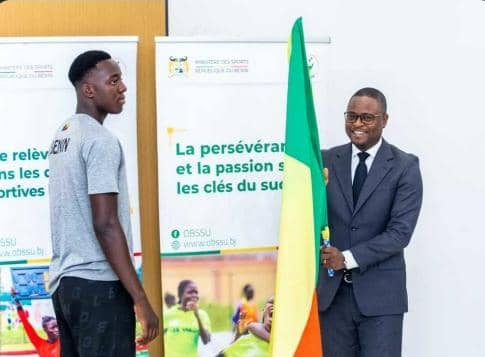Gymnasiades U18: Remise du drapeau national aux jeunes athlètes béninois 