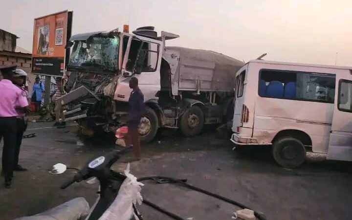 Grave accident de circulation : 37 victimes enregistrées dans un carambolage de 12 véhicules