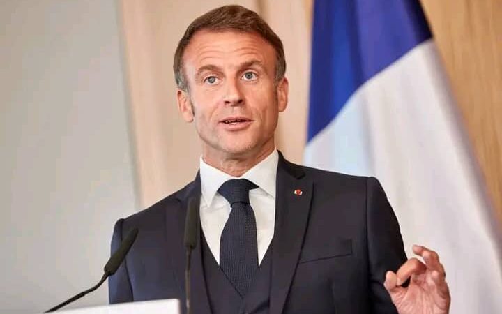 « La paix doit tenir », Emmanuel Macron réagit à la signature de l&rsquo;accord de paix entre la RDC et le Rwanda.