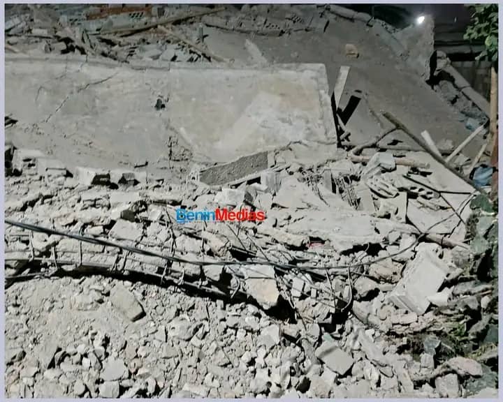 Miracle à Togbin Fandji : Un apprenti maçon extrait vivant des décombres après l&rsquo;effondrement d&rsquo;un immeuble