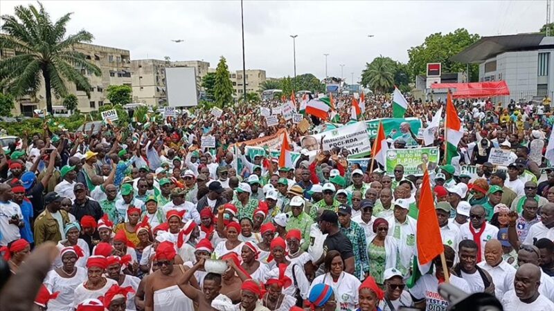 Tension en Côte d&rsquo;Ivoire : le gouvernement suspend les manifestations politiques