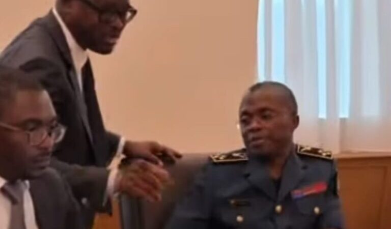 Bénin: Le gouvernement réuni après le coup d&rsquo;État avorté, un hommage rendu à Berthe Bada tuée par les mutins