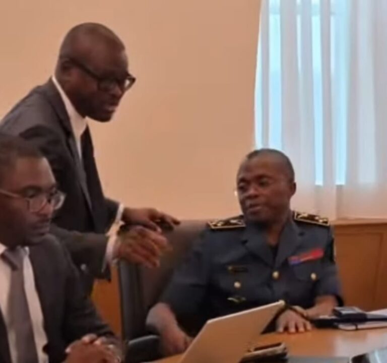 Bénin: Le gouvernement réuni après le coup d&rsquo;État avorté, un hommage rendu à Berthe Bada tuée par les mutins