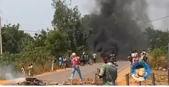 Département du Couffo: un mouvement d&rsquo;humeur devant le Commissariat Central de Djakotomey 