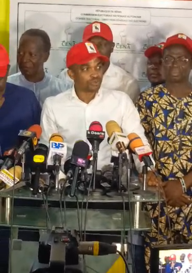 ‎Présidentielle 2026: la descente en liesse du duo  des Démocrates à la CENA