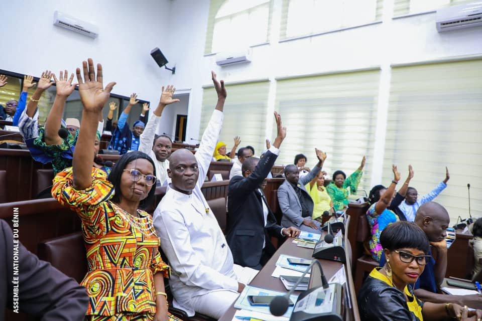 2è session parlementaire: Huit textes adoptés par les députés