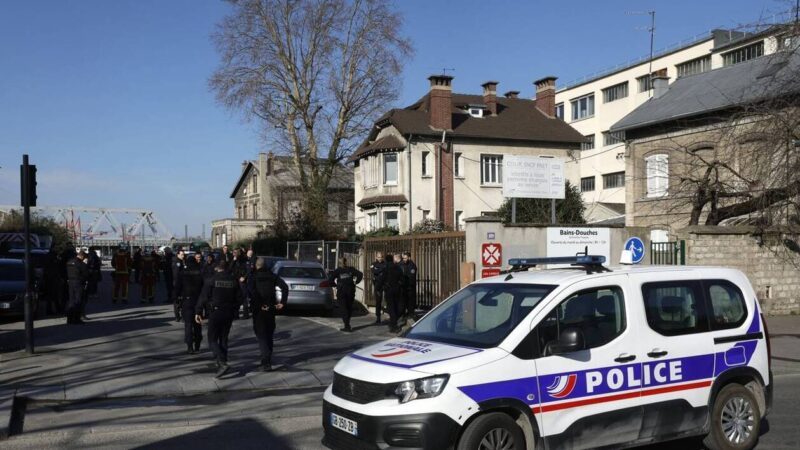France: une bombe de 500 kg, vieille de 80 ans découverte en plein coeur de Paris