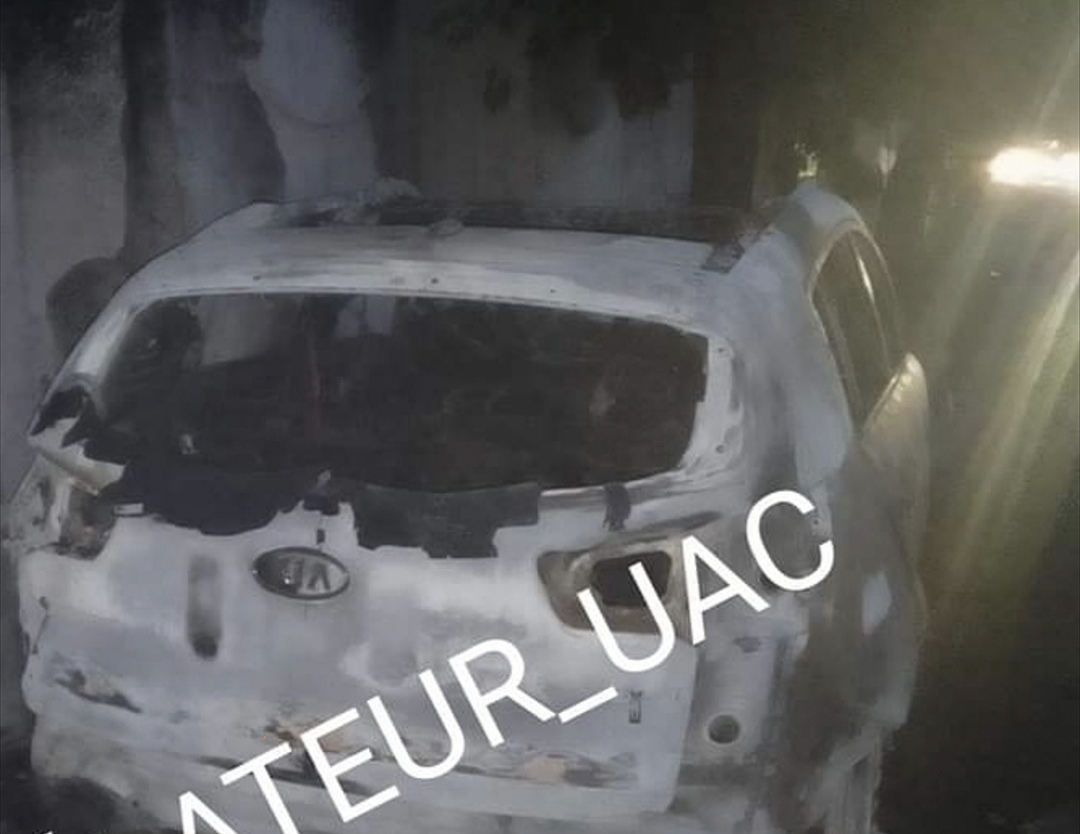 Commune d&rsquo;Abomey-Calavi: Une voiture complètement réduite en cendres dans un accident de circulation