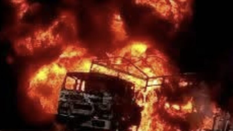 Axe Cotonou/Porto-Novo: un minibus complètement consumé ce vendredi