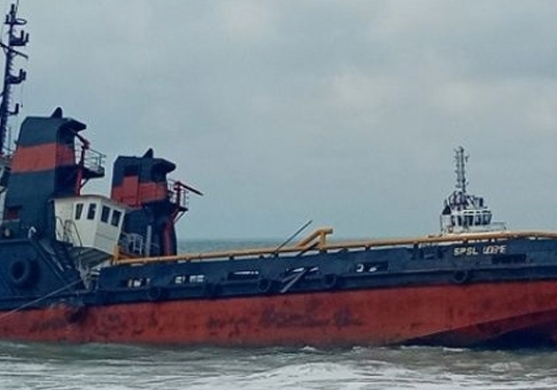 Navire échoué à Fidjrossè: l&rsquo;État exige 300 millions FCFA et la confiscation du carburant