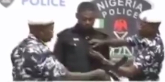 Contrôle routier: Un policier démis de ses fonctions pour avoir fouillé le téléphone portable d&rsquo;un usager