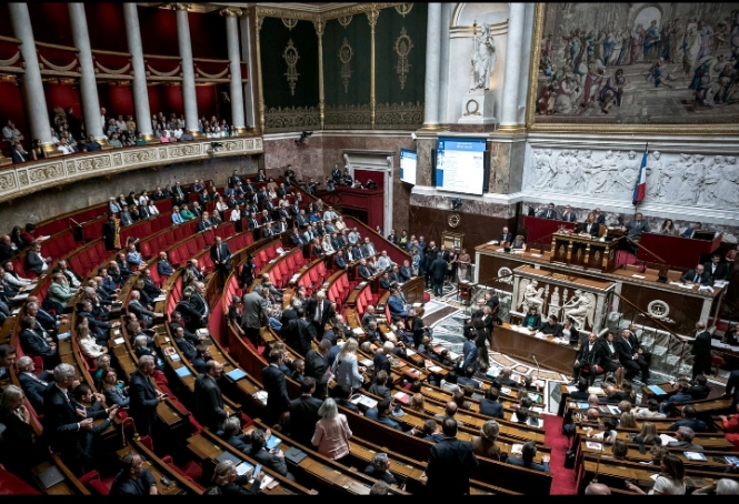 France: L’Assemblée nationale vote la suspension de la réforme des retraites