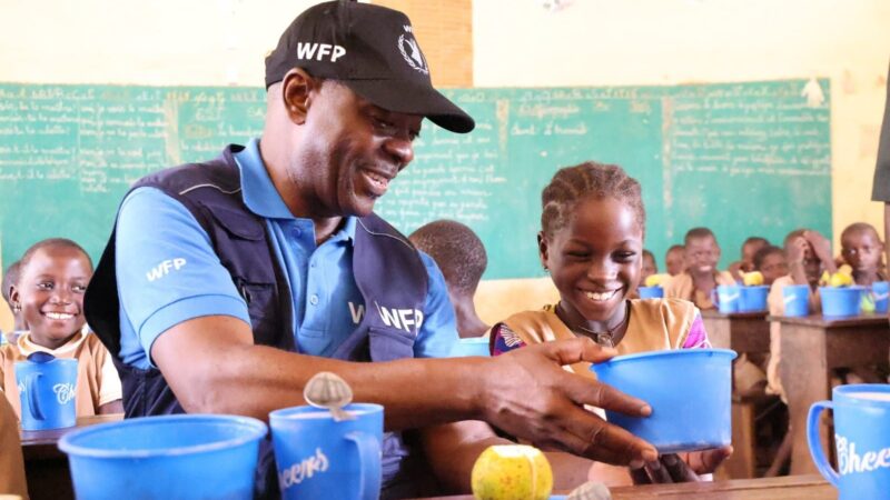 Coup de pouce du PAM aux cantines scolaires au Bénin : 1.200.000 écoliers régulièrement nourris