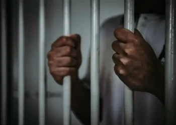 Escroquerie: un faux marabout soutire plus de 3 millions à une ménagère en quête de richesse et finit derrière les barreaux