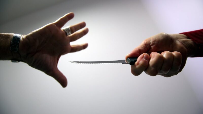 Drame: un élève poignarde son professeur en plein cours