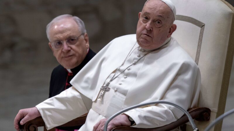 Etat de santé du Pape François: le Vatican retient son souffle