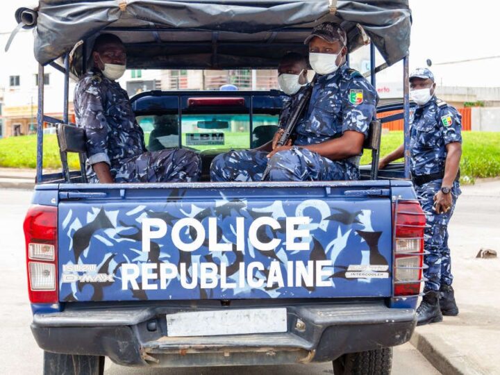 Dogbo : trois jeunes soupçonnés de cybercriminalité arrêtés après une sortie nocturne