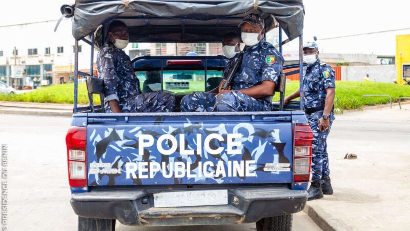 Dogbo : trois jeunes soupçonnés de cybercriminalité arrêtés après une sortie nocturne