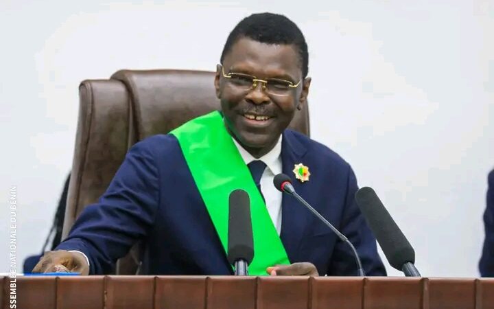 Regards croisés : Joseph Djogbénou, naturellement, mais…