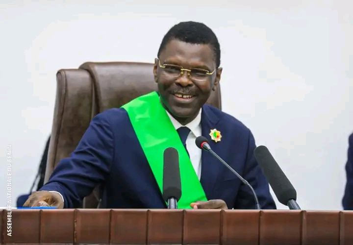 Regards croisés : Joseph Djogbénou, naturellement, mais…