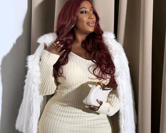 Côte d&rsquo;Ivoire : L’influenceuse Maabio se retrouve devant le procureur pour une vidéo au volant 