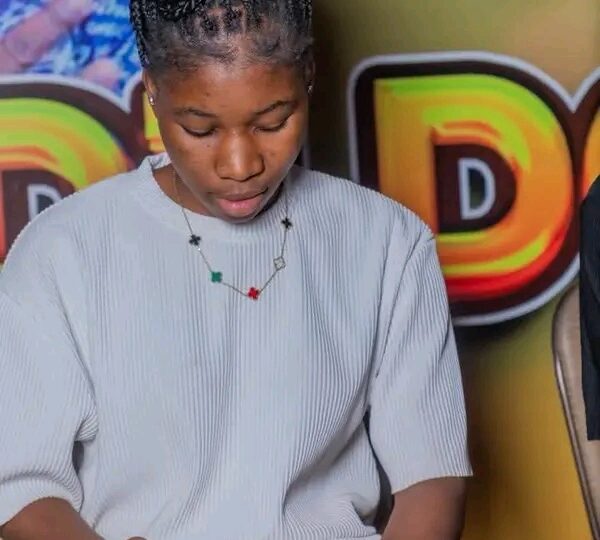 Showbiz: Aïcha Trembler annonce son retrait des caméras