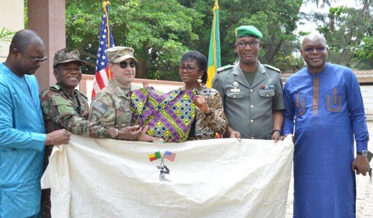 Lutte contre la mortalité maternelle : Le Bénin reçoit un don de kits de maternité des États-Unis