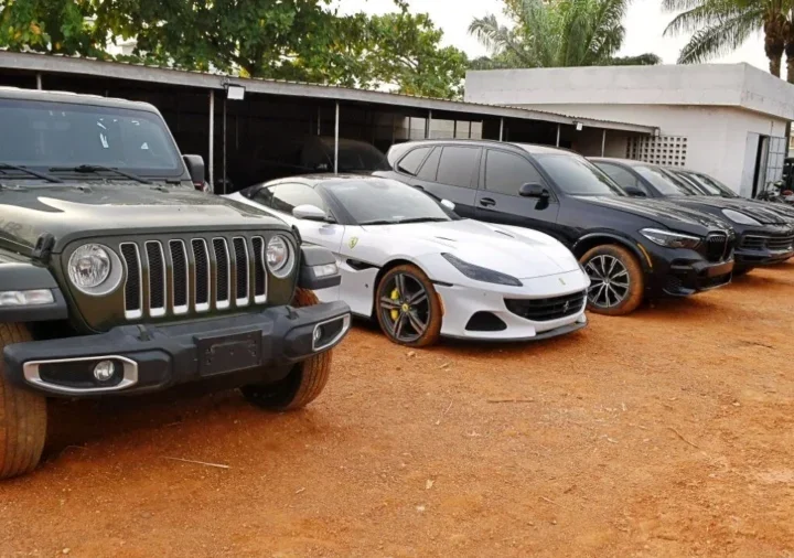 Traffic international: Des véhicules de luxe volés aux États-Unis retrouvés à Lomé
