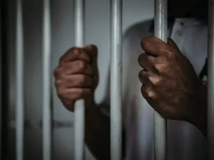 Scandale: Un directeur de funérarium condamné à 40 ans de prison pour avoir caché près de 200 cadavres