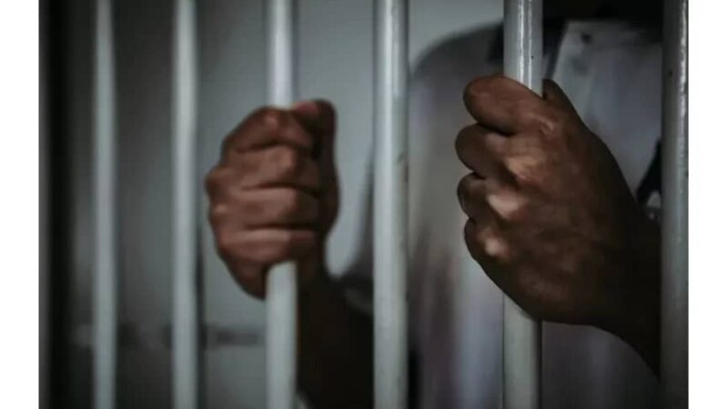 Scandale: Un directeur de funérarium condamné à 40 ans de prison pour avoir caché près de 200 cadavres