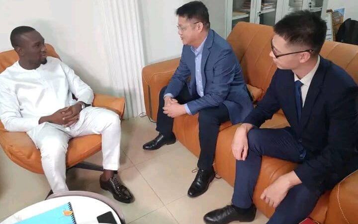 Coopération Bénin–Chine : Le maire de Parakou reçoit l’ambassadeur Zhang Wei