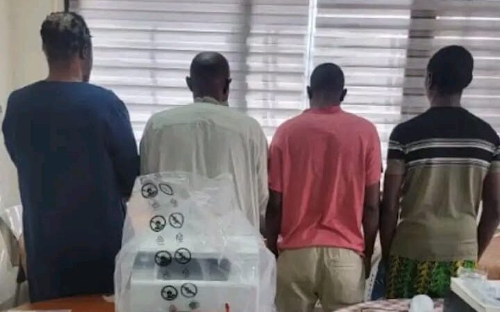 Sénégal : Un vaste réseau de faux visas et faux passeports démantelé à Dakar, cinq suspects arrêtés