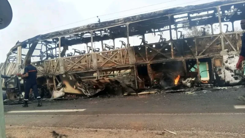 Malanville: Un bus de la compagnie Baobab détruit par un incendie, 1 mort et 2 blessés