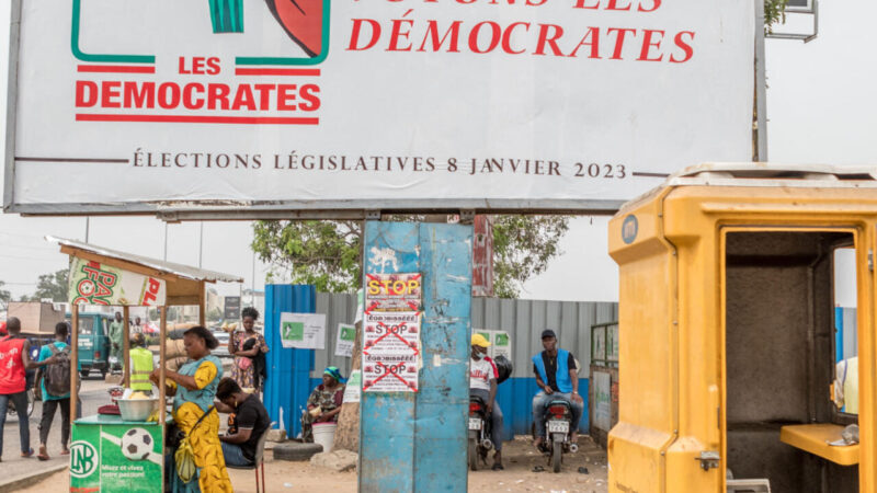 Regards croisés : Les Démocrates, négocier ou disparaître