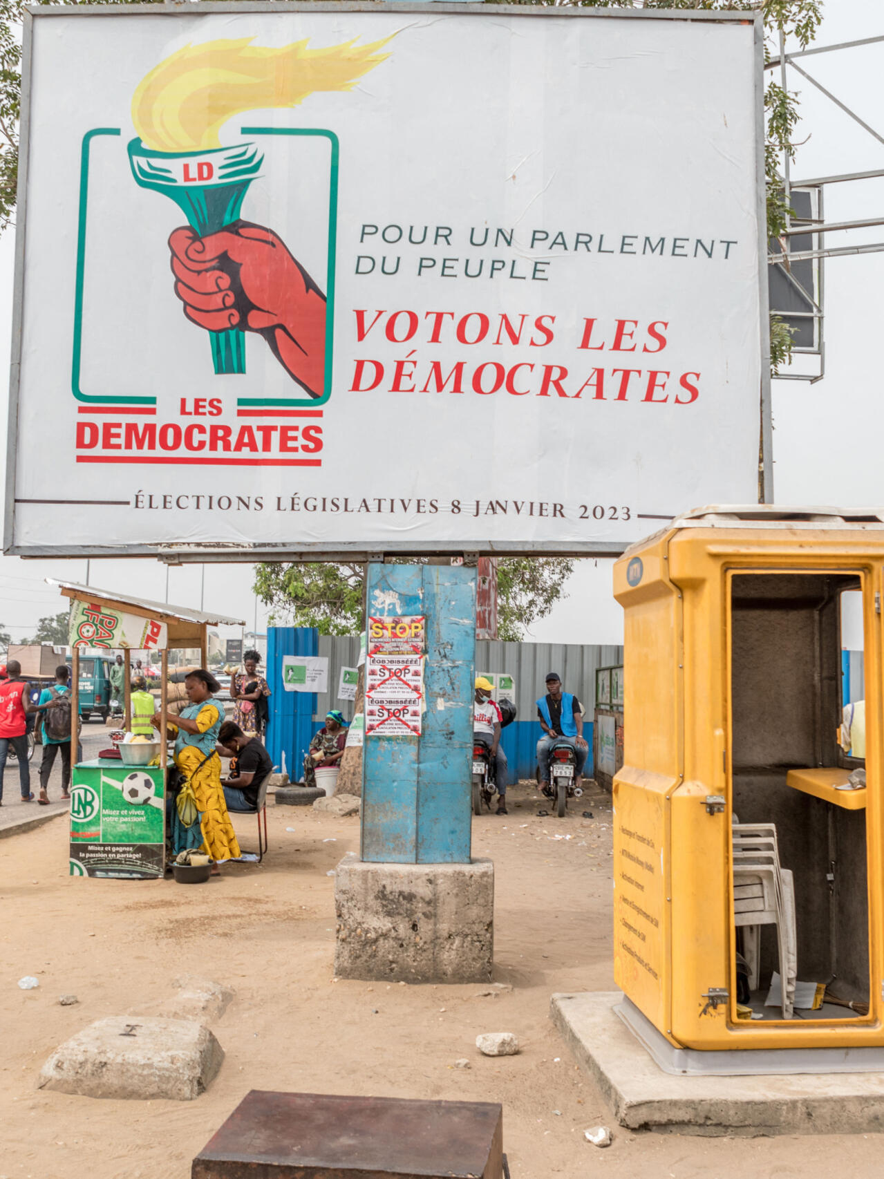 Regards croisés : Les Démocrates, négocier ou disparaître