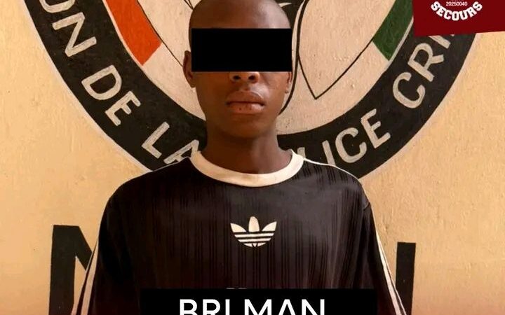 Côte d&rsquo;Ivoire : Recherché pour meurtre, un jeune homme arrêté dans la file d&rsquo;un recrutement militaire à Man