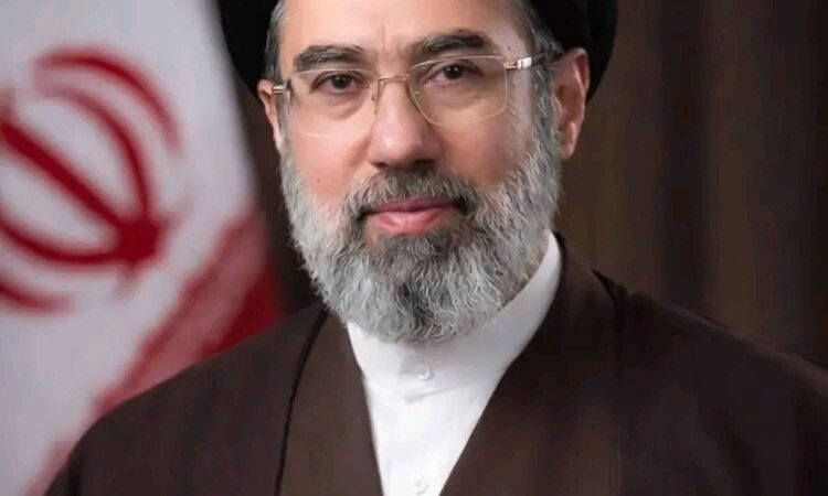 Iran : le nouveau Guide suprême Mojtaba Khamenei blessé après son intronisation